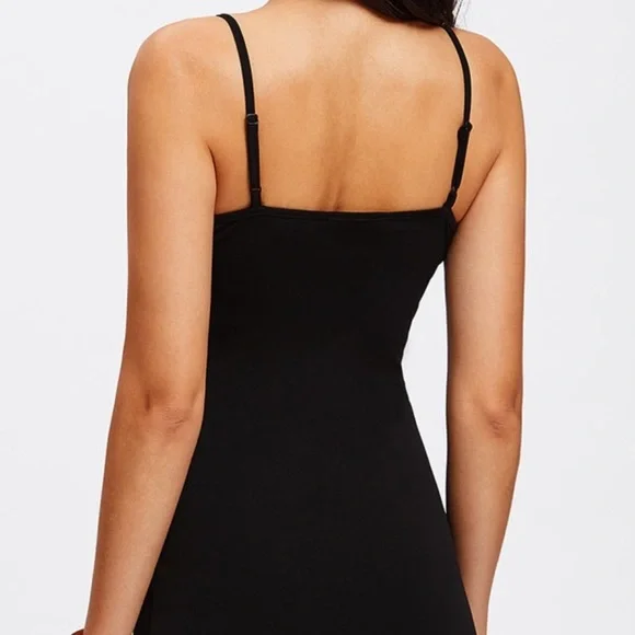 🆕Sexy black cross cross front fitted cami dress - Picture 6 of 7